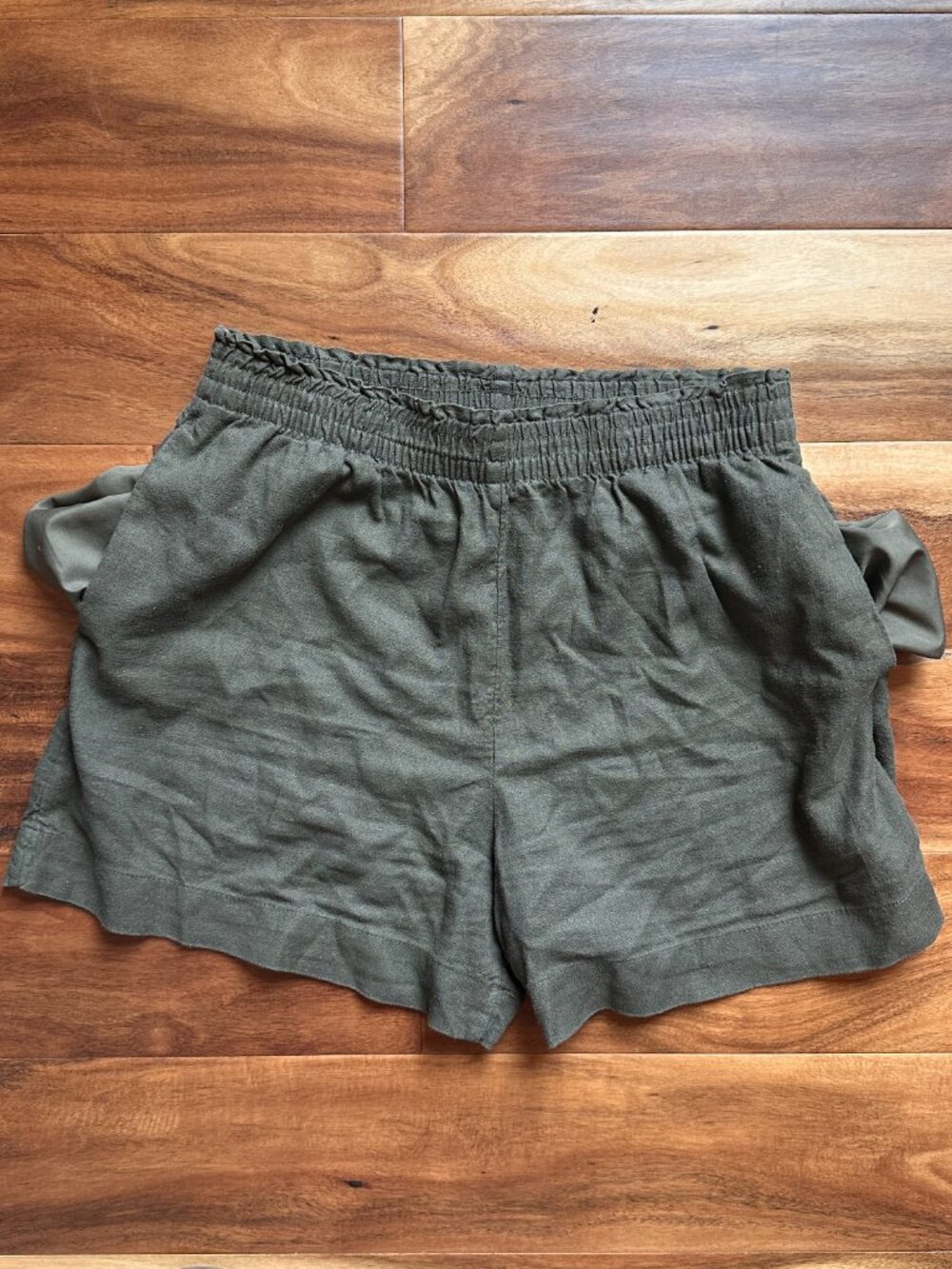 🌺 🌺 H&M Khaki Green Women’s shorts Linen Blend Size Small